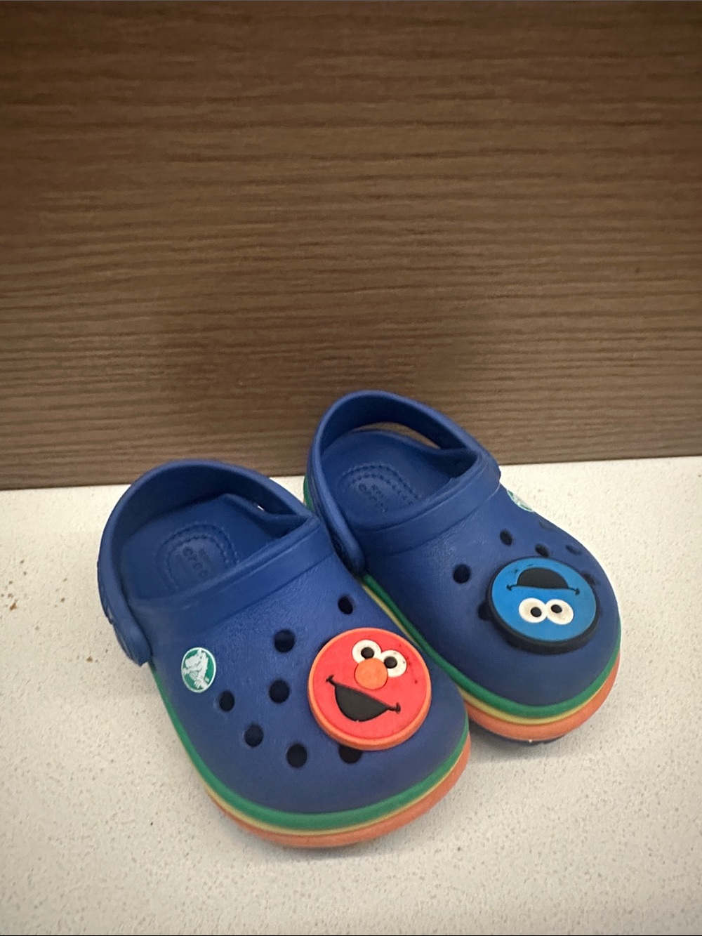CROCS Blue baby toddler Slip-On Clogs Elmo and Cookie Monster Charms rainbow